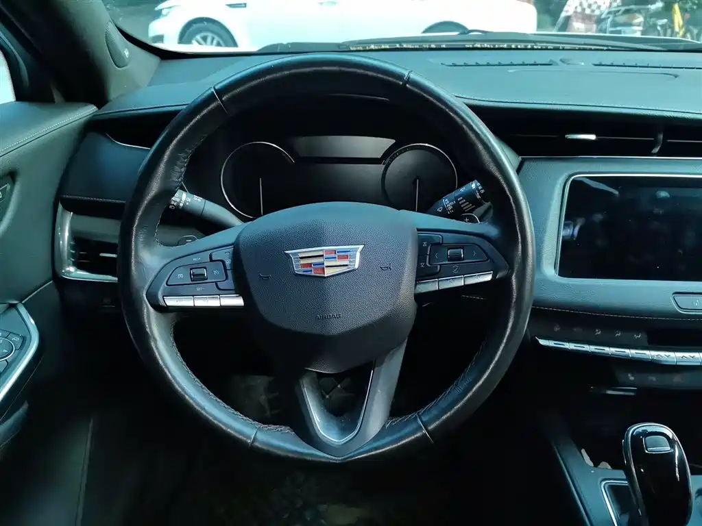 Cadillac XT4 2020 28T FWD Leading Trim фото 3