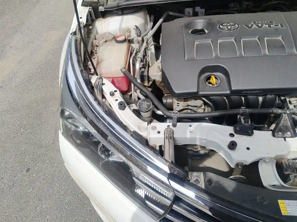 Toyota Corolla 2014 1.6L CVT GL фото 23