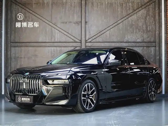 BMW i7 eDrive50L, Лидер, M Спорт-пакет