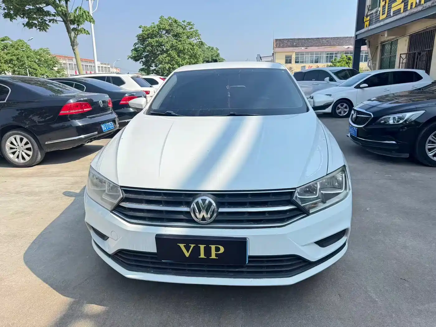 Volkswagen Bora 2017 1.6L Manual Fashion Edition фото 2