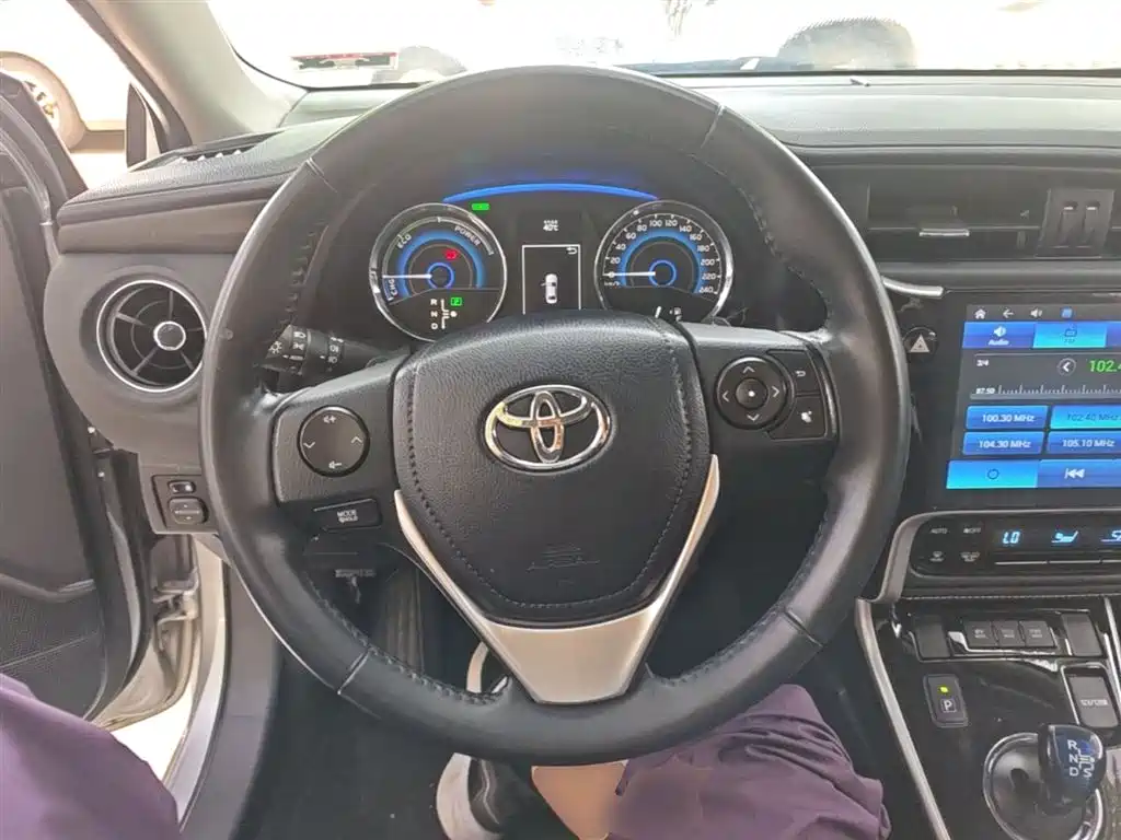 Toyota Corolla 2017 Facelift Hybrid 1.8L E-CVT Elite Edition фото 11