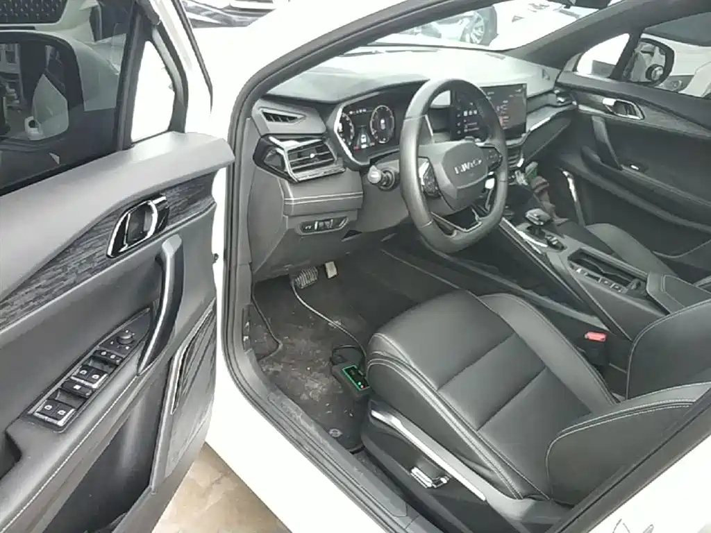 Lynk & Co 06 2023 Remix 1.5T Power Pro фото 16