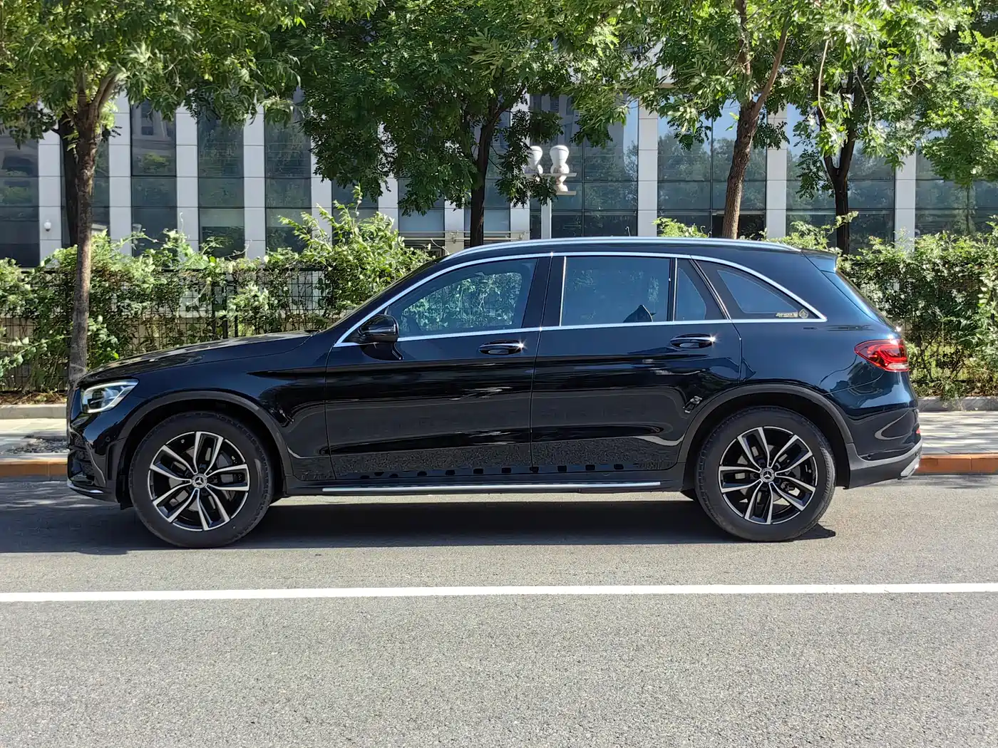 Mercedes-Benz GLC 2021 GLC 300 L 4MATIC Sporty фото 5