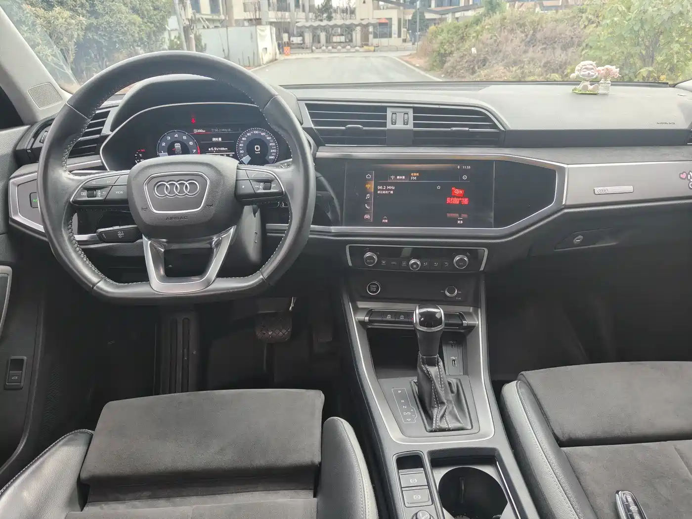 Photo 7 - Audi Q3