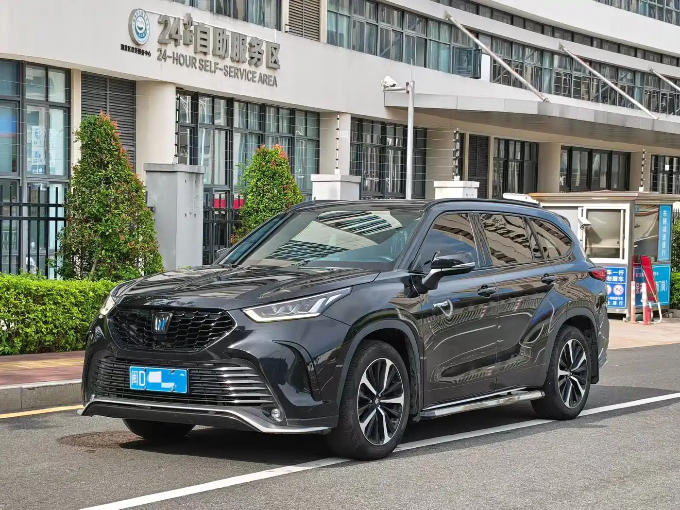 Фото 1 - Toyota Crown Kluger