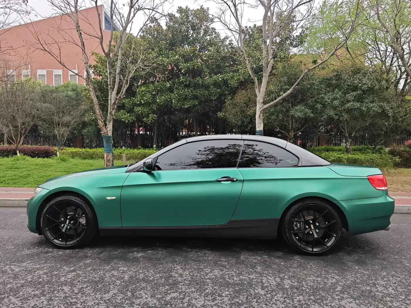 BMW 3 Series (Import) 2009 Model 330i Convertible фото 31