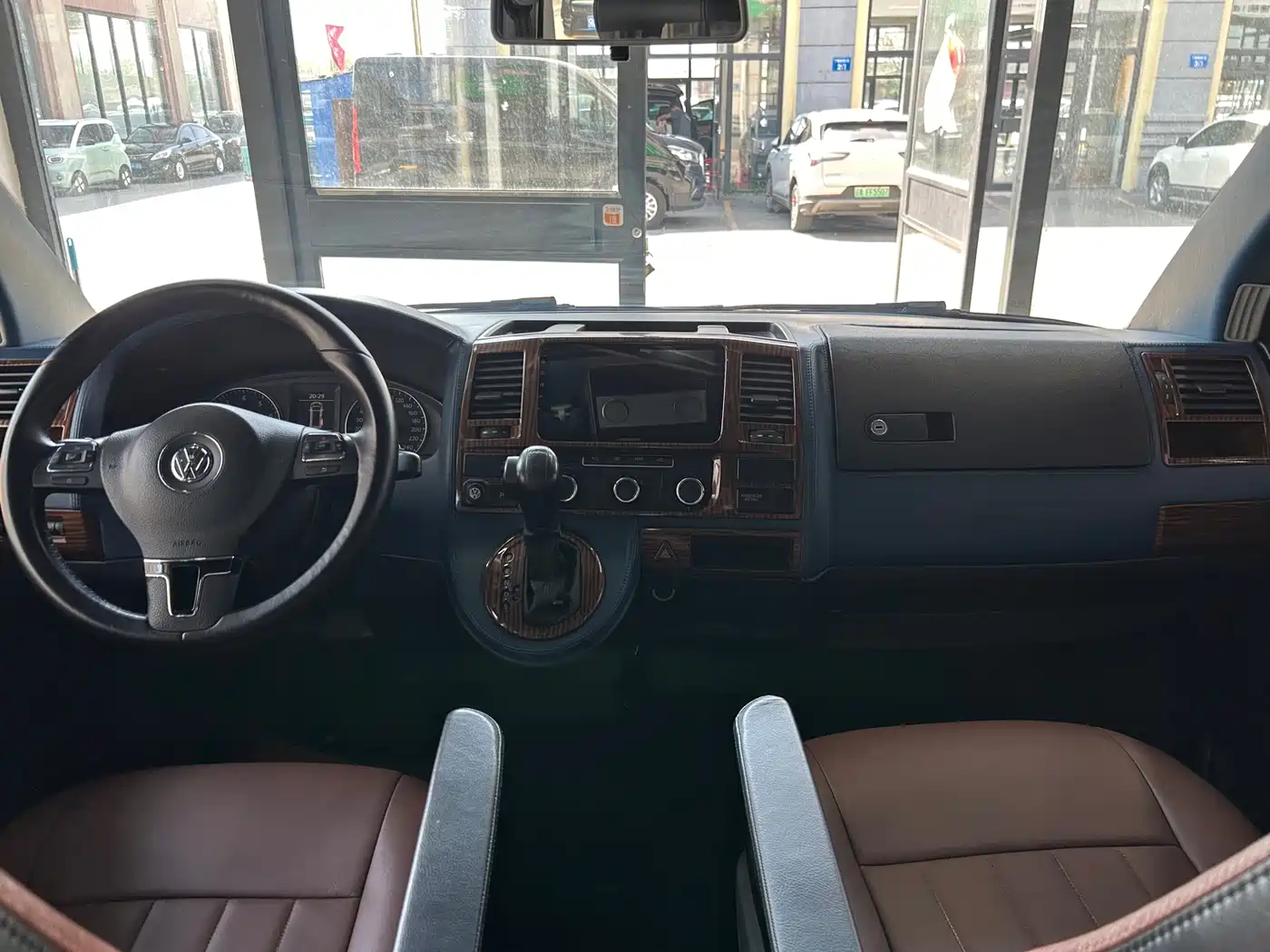 Volkswagen Caravelle 2014 2.0TSI 4WD Comfort Edition фото 26