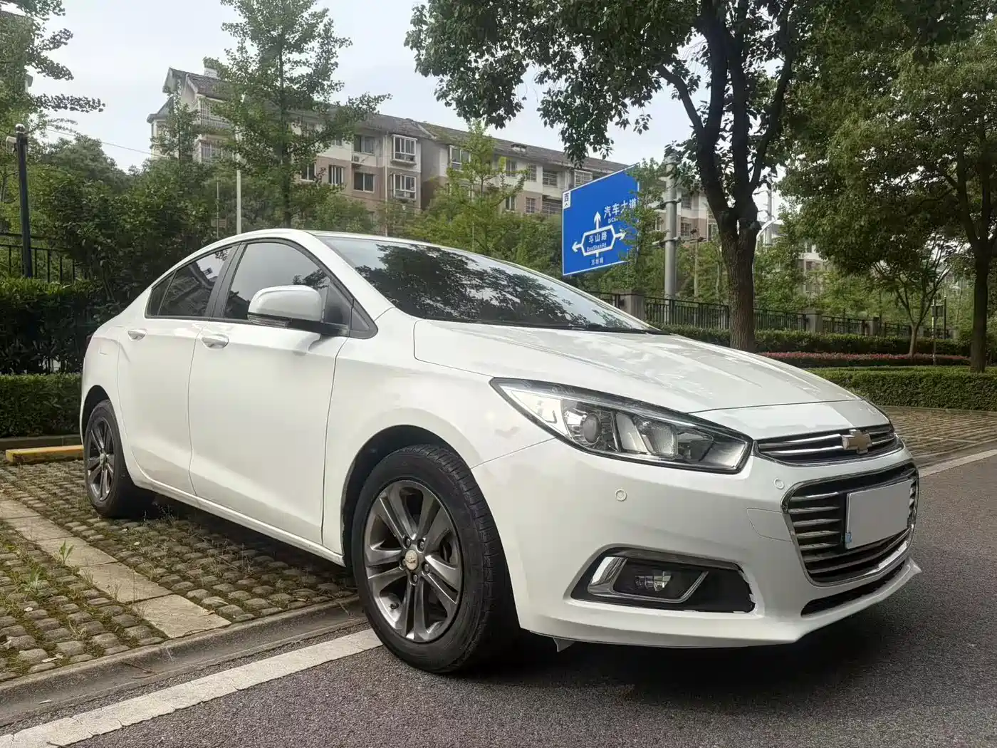Chevrolet Cruze 2015 1.4T DCG Luxury Edition фото 3