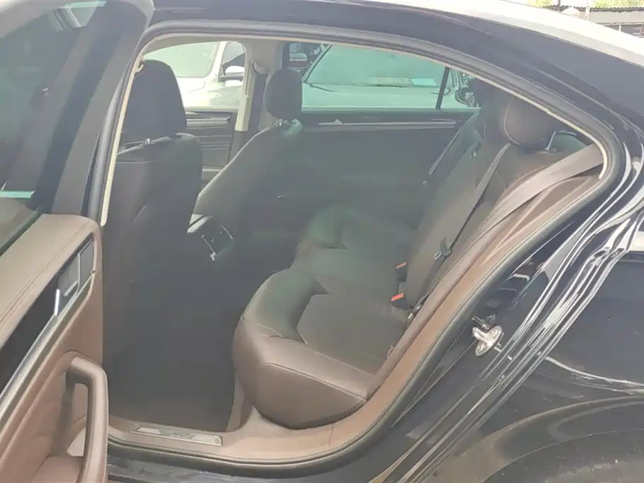 Volkswagen Phideon 2021 380TSI Luxury Edition фото 11