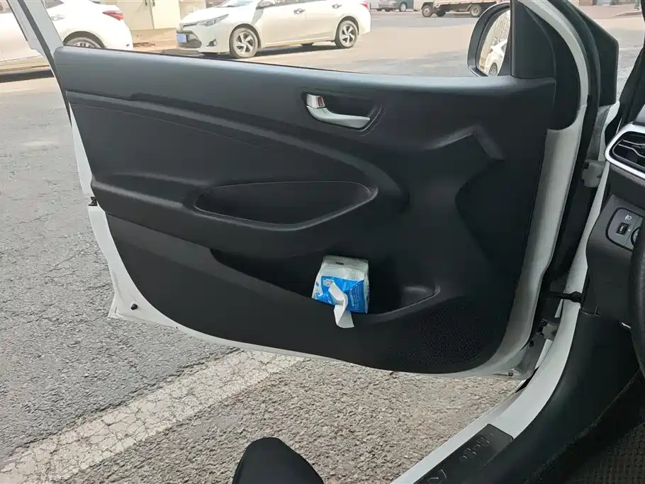 Hyundai Verna 2020 1.4L Manual GL Renewal Edition фото 7