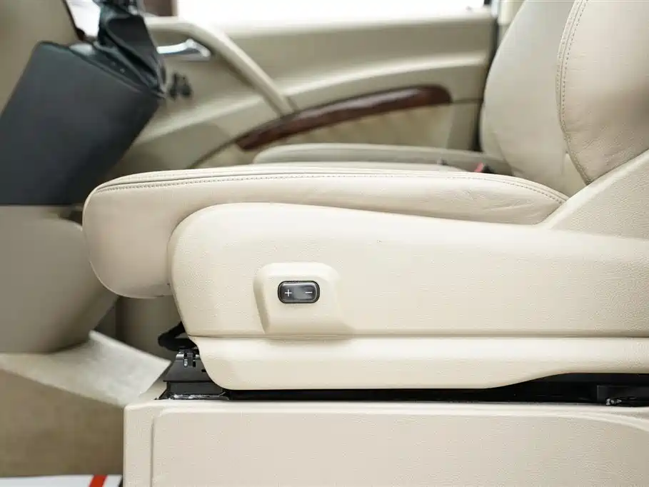 Mercedes-Benz Viano 2013 3.5L Haochi Edition фото 7