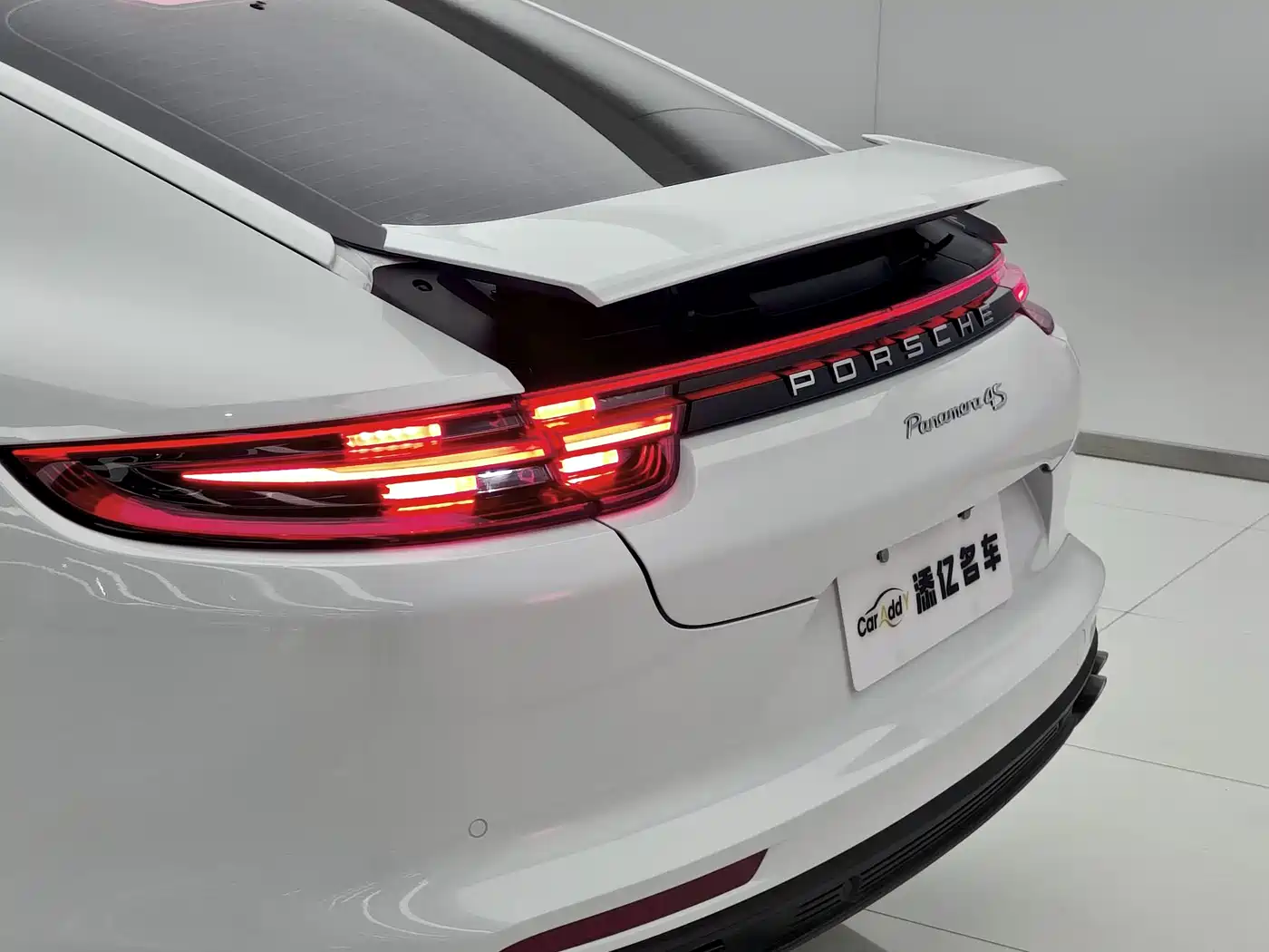 Porsche Panamera 2017 Panamera 4 Executive Long Wheelbase 3.0T фото 9