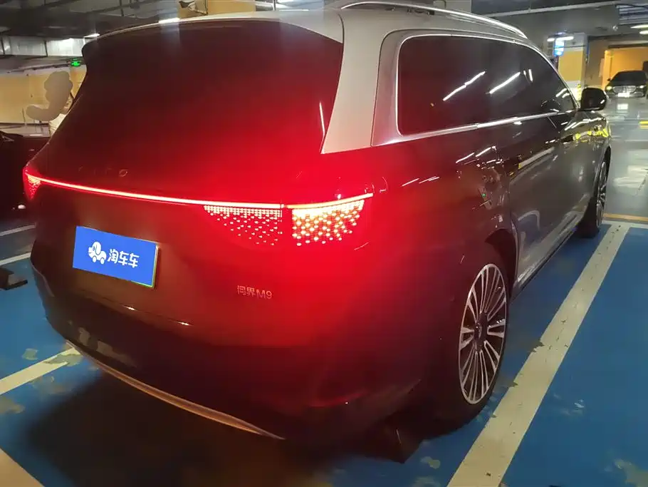 AITO Wenjie AITO M9 2024 Extended Range Ultra 42kWh 6-Seater фото 3