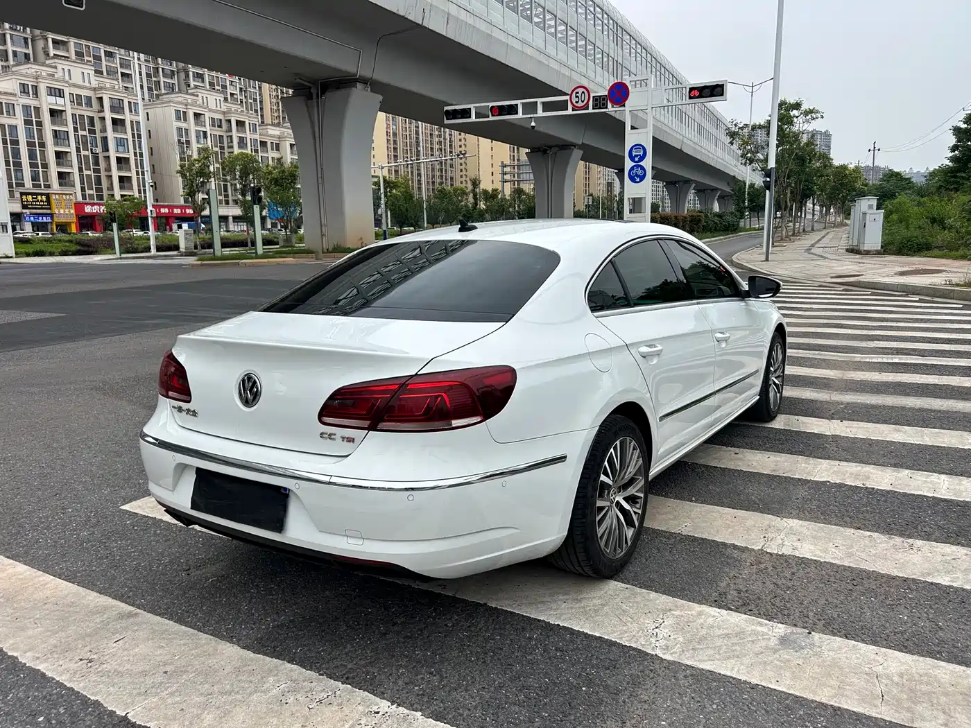 Volkswagen FAW-Volkswagen CC 2015 1.8TSI Luxury фото 6