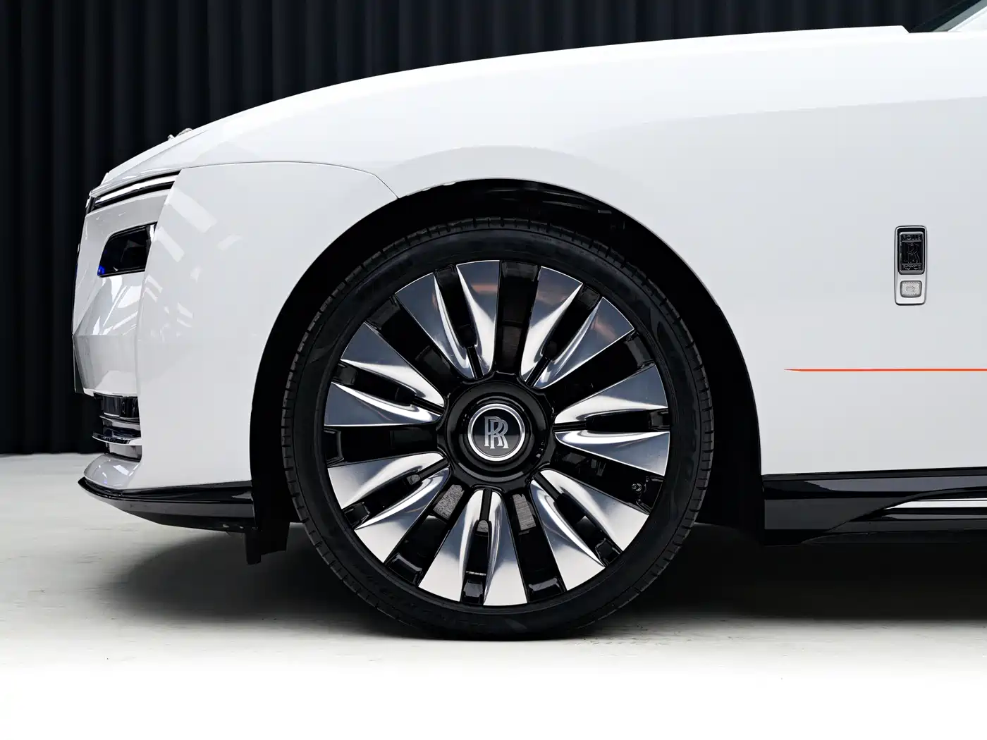 ROLLS-ROYCE CHTHONIC