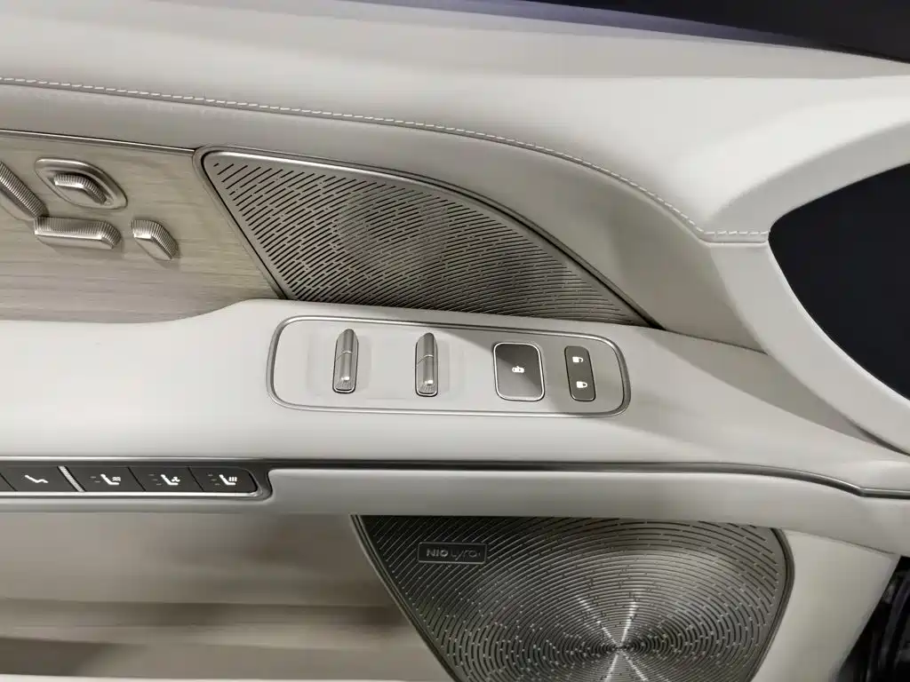 NIO ES8 2026 2025 Model 6-Seat Executive Luxury Edition