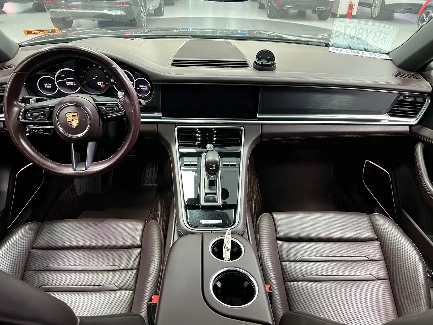 Photo 7 - Porsche Panamera