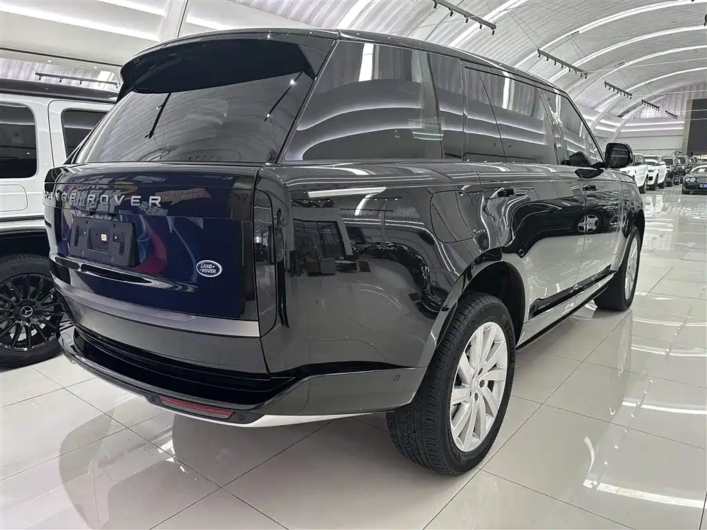 Land Rover Range Rover 2025 3.0 L6 400PS Flourishing Era Extended Wheelbase фото 18