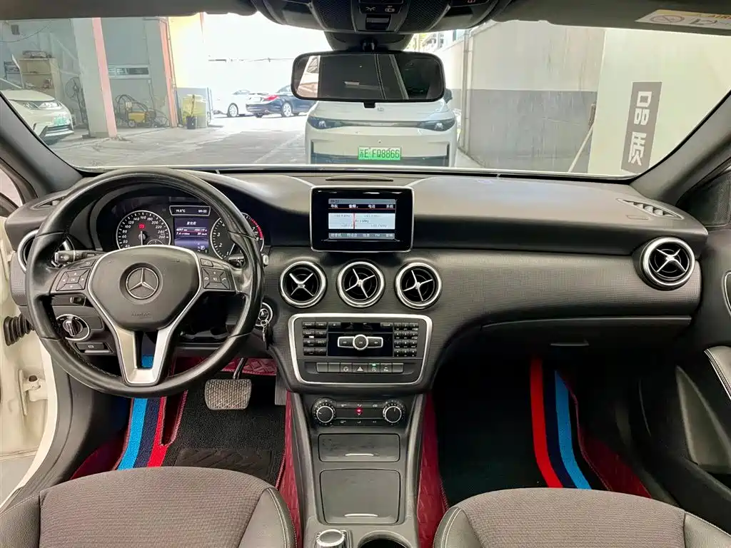 Mercedes-Benz A-Class (Import) 2015 A 180 фото 8