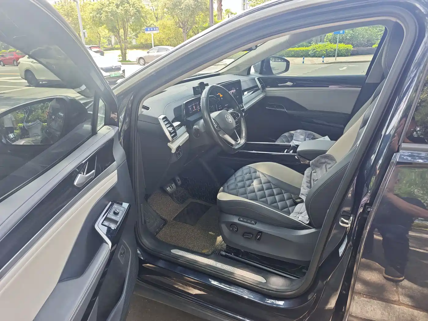 Volkswagen ID.6 CROZZ 2022 Long Range PRO Edition фото 8