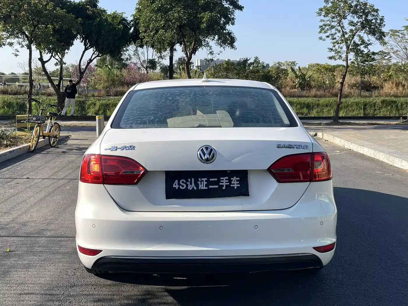 Volkswagen Sagitar 2014 Facelift 1.6L Automatic Comfort фото 5