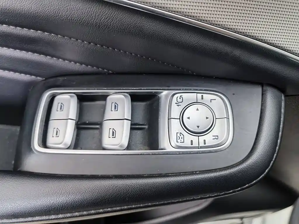 Фото 9 - Roewe RX5 MAX