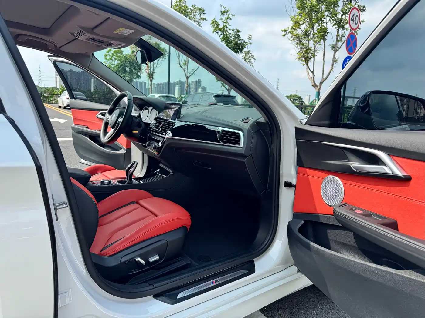 BMW 1 Series 2021 125i M Sport Black Night Edition фото 7
