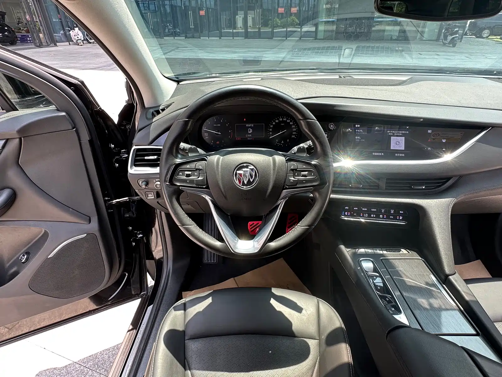 Photo 15 - Buick Enclave