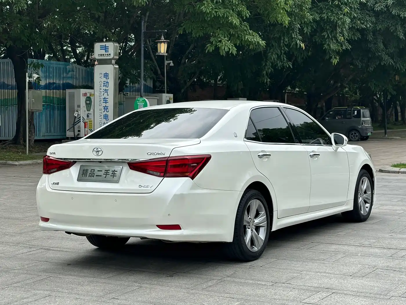 Toyota Crown 2015 2.0T Fashion фото 19