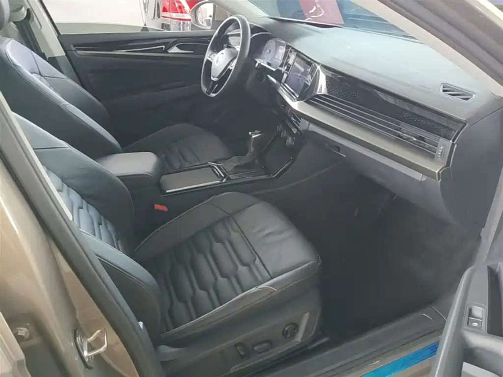 Volkswagen Passat 2019 330TSI Elite (China V) фото 25