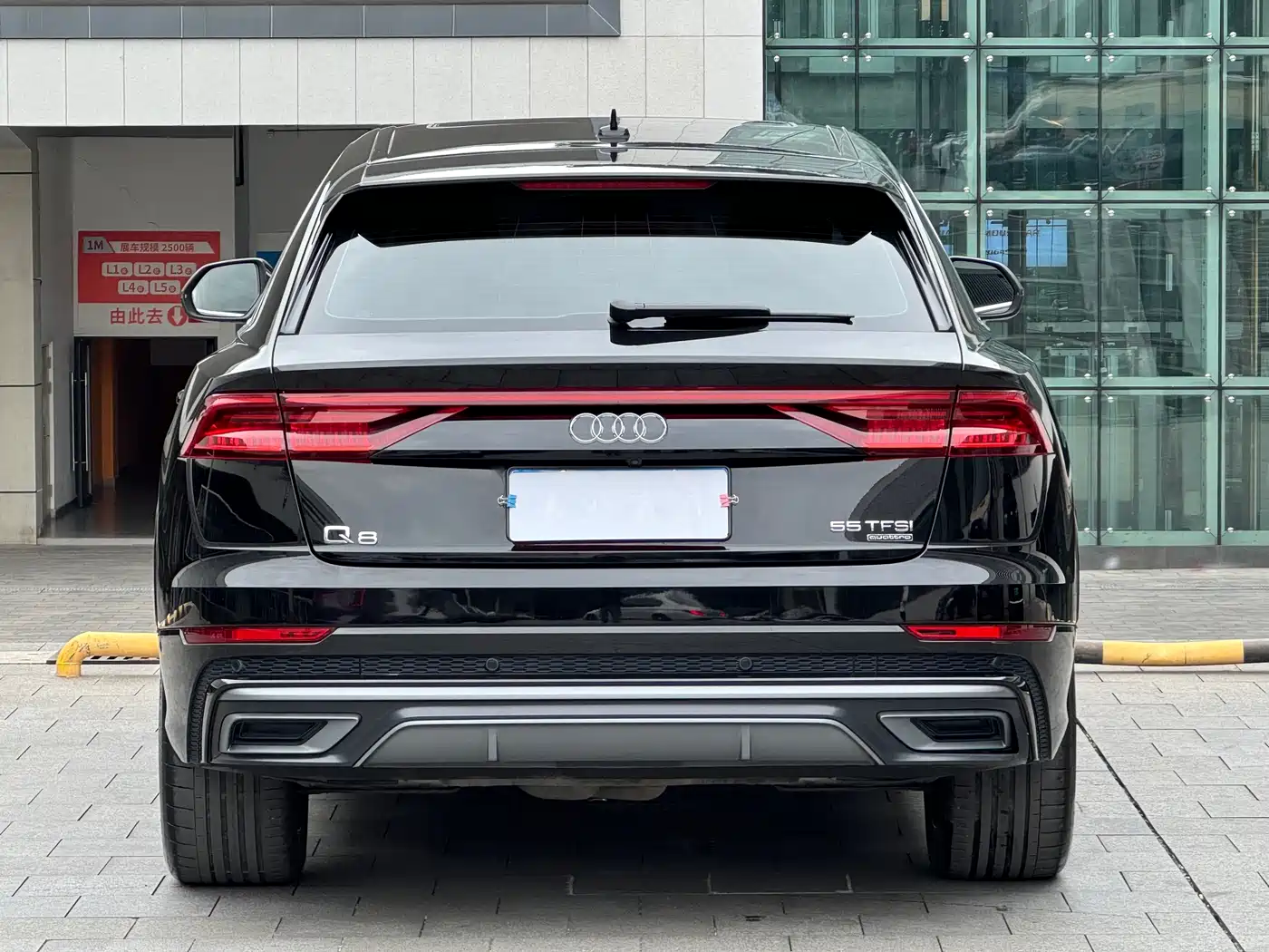 Audi Q8 2022 55 TFSI Luxury Dynamic фото 13