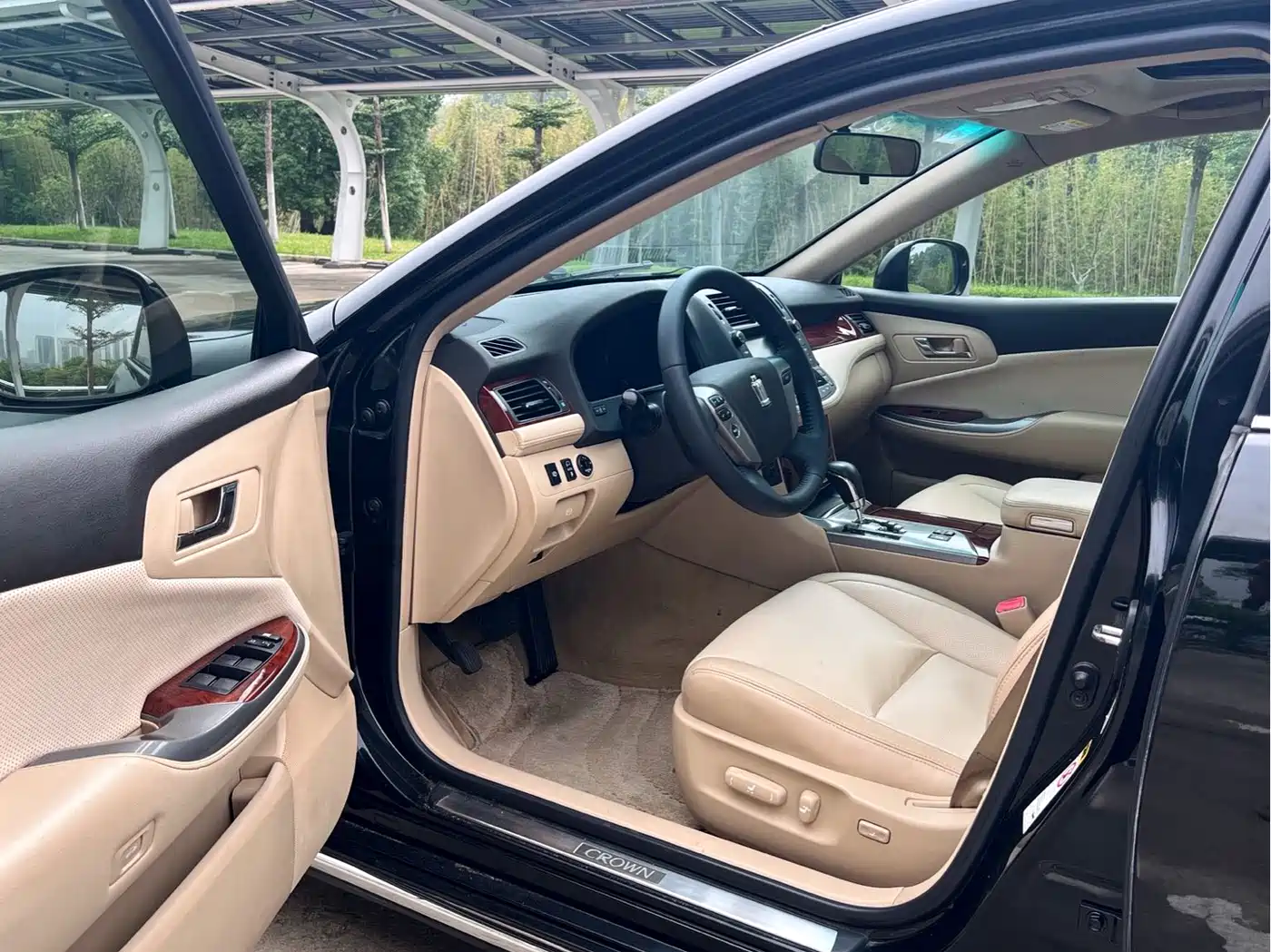 Toyota Crown 2012 2.5L Royal Navigation Edition фото 9