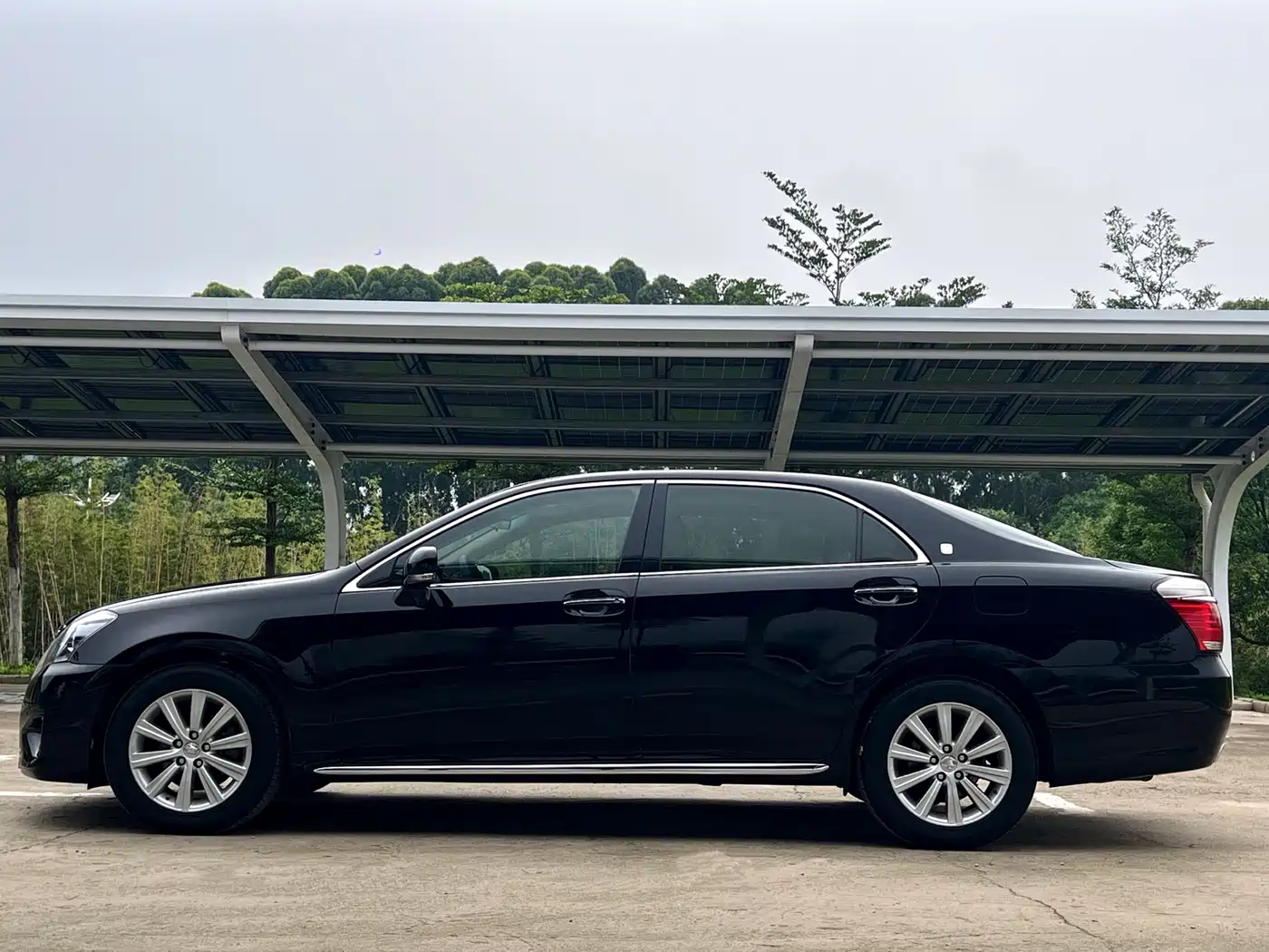 Toyota Crown 2012 2.5L Royal Navigation Edition фото 19
