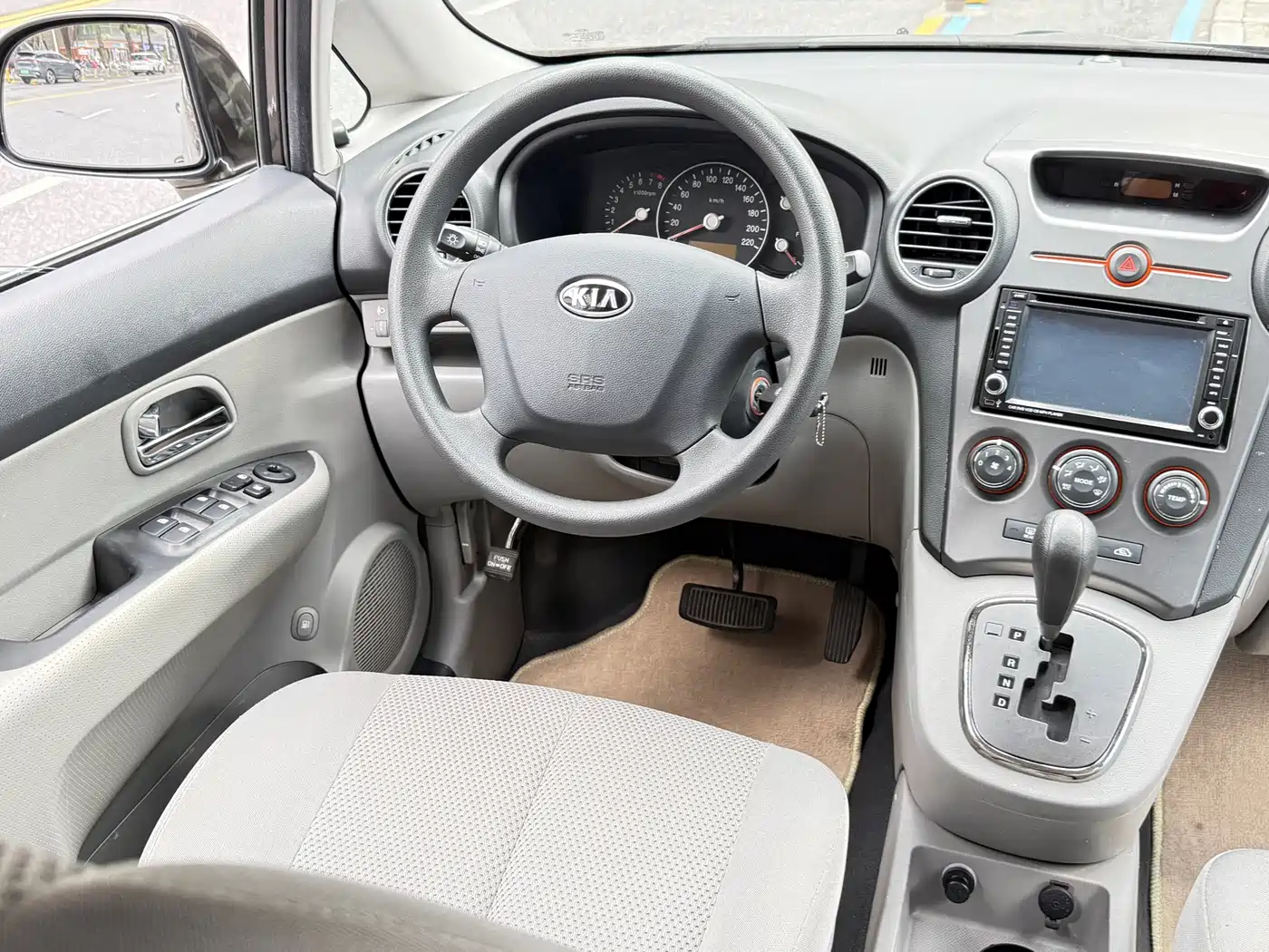 Kia Carens 2011 1.6L 5-seat Automatic Comfort фото 18