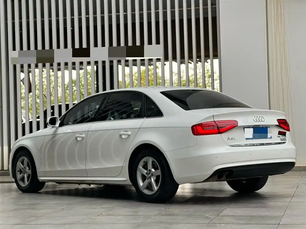 Audi A4L 2016 30 TFSI Collector's Edition Automatic Comfort фото 6