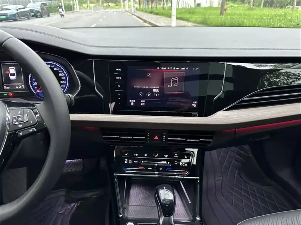 Volkswagen Passat New Energy 2020 430PHEV Hybrid Luxury (China VI) фото 6