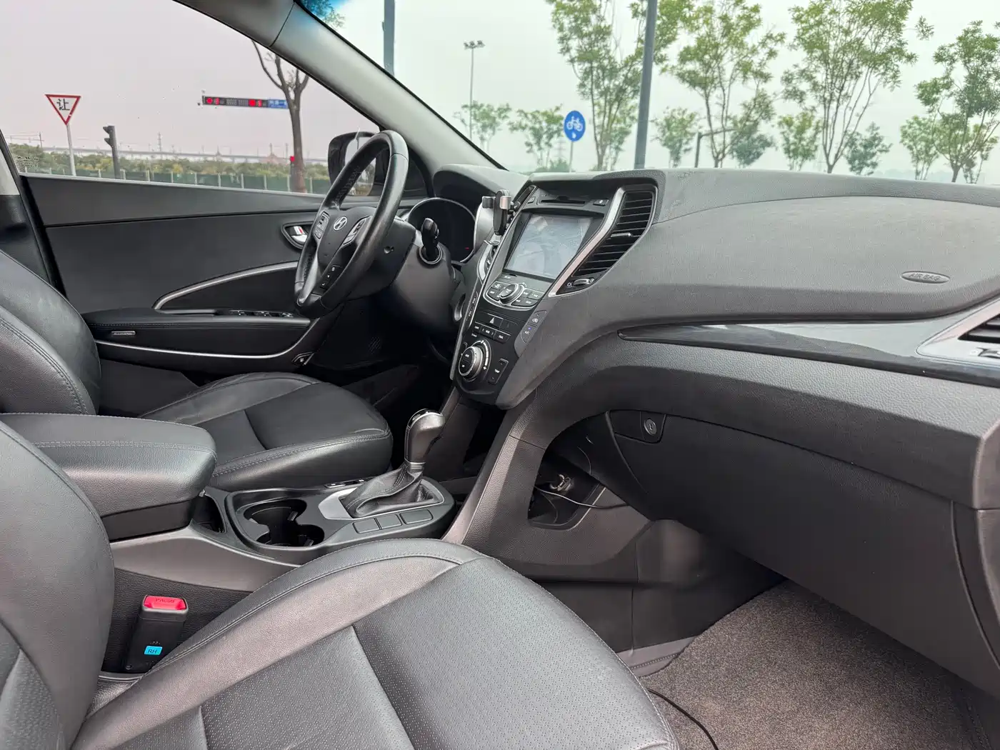 Hyundai Santa Fe 2013 Facelift 2.4L Automatic 4WD Smart фото 14
