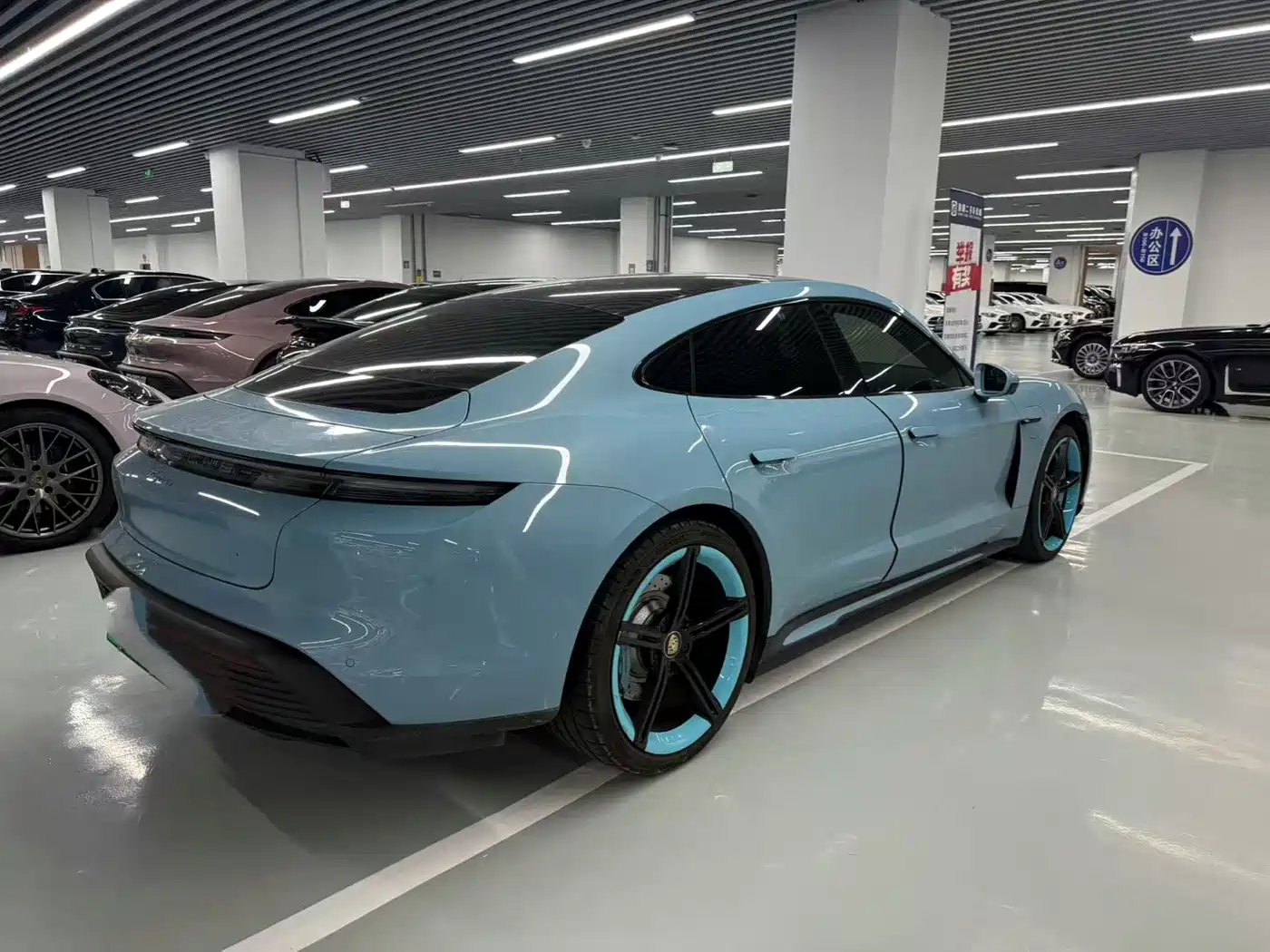 Porsche Taycan 2022 Taycan фото 17