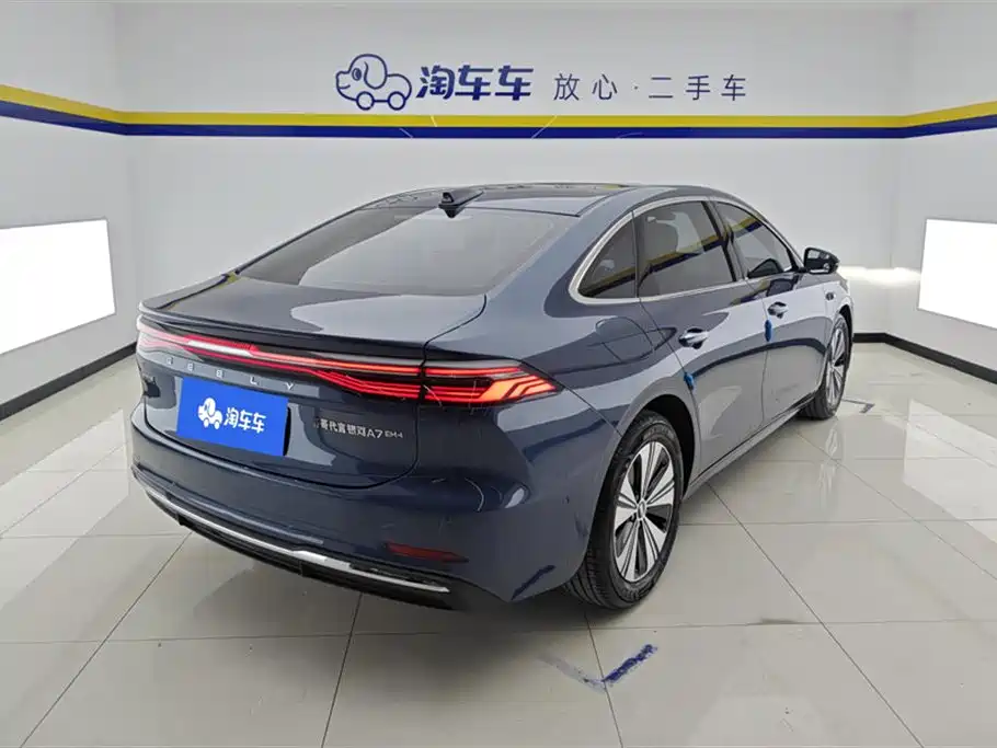 Geely Galaxy Galaxy A7 2025 EM-i 150km Explorer+ Edition фото 3