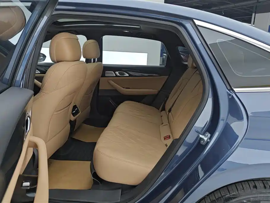 Geely Galaxy Galaxy A7 2025 EM-i 150km Explorer+ Edition фото 11