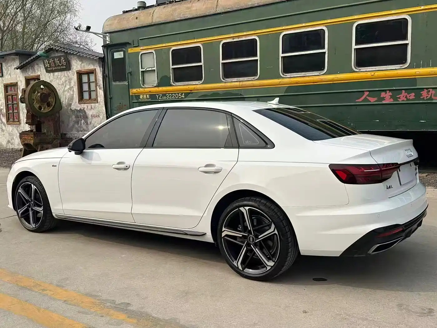 Audi A4L 2025 2 Million Celebration Edition 40 TFSI Luxury Dynamic фото 7