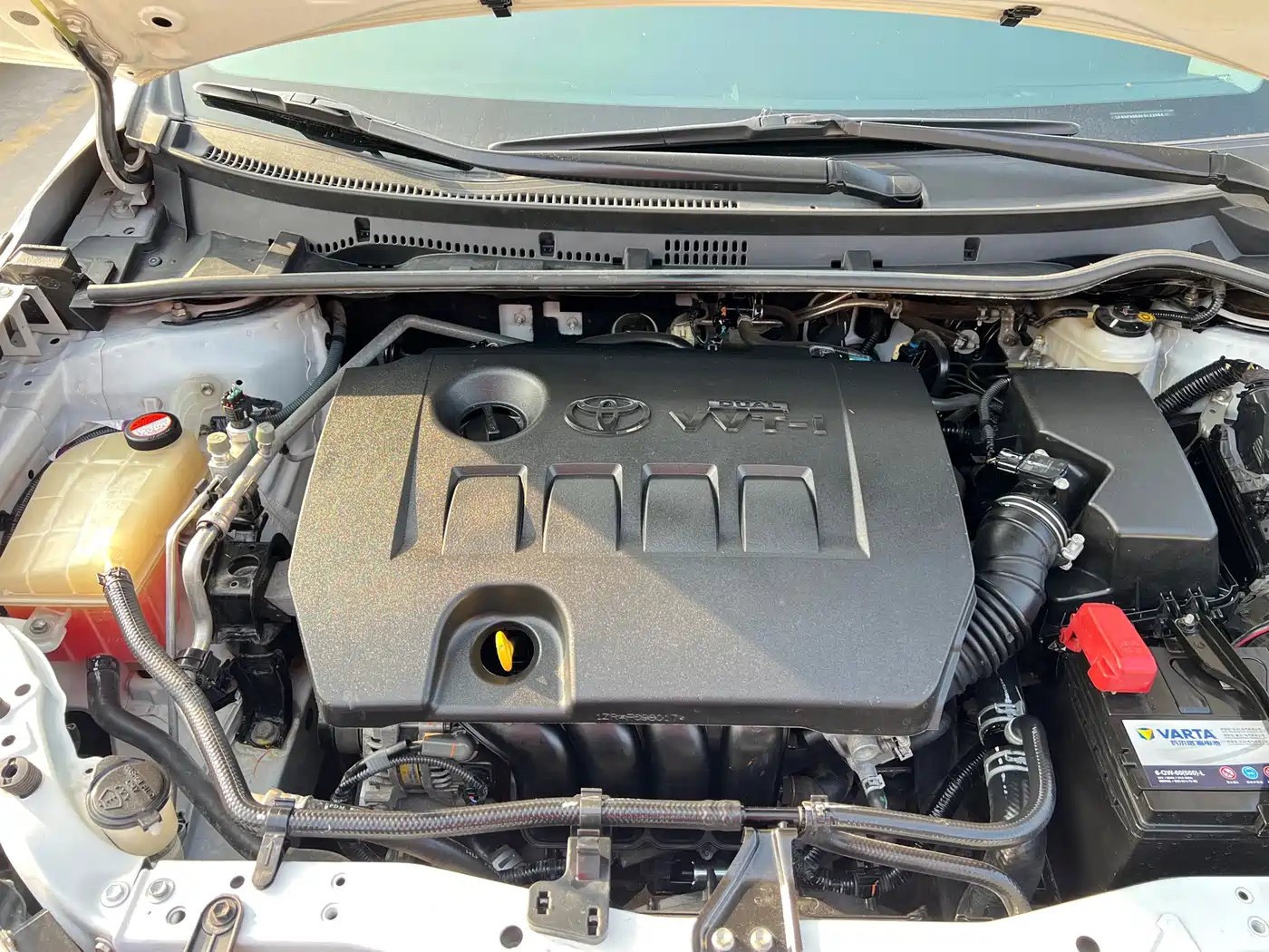 Toyota Corolla 2014 1.6L CVT GLX-i Navigation Edition фото 28