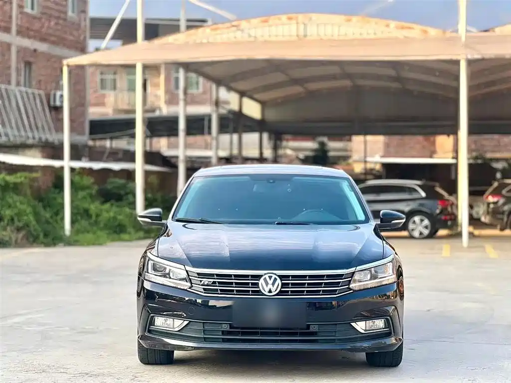 Volkswagen Passat 2017 330TSI DSG Prestige фото 3