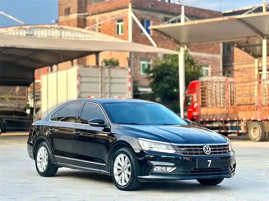 Volkswagen Passat 2017 330TSI DSG Prestige фото 4