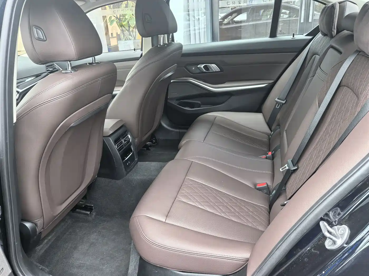 BMW 3 Series 2024 325Li M Sport Shadowline Package фото 9