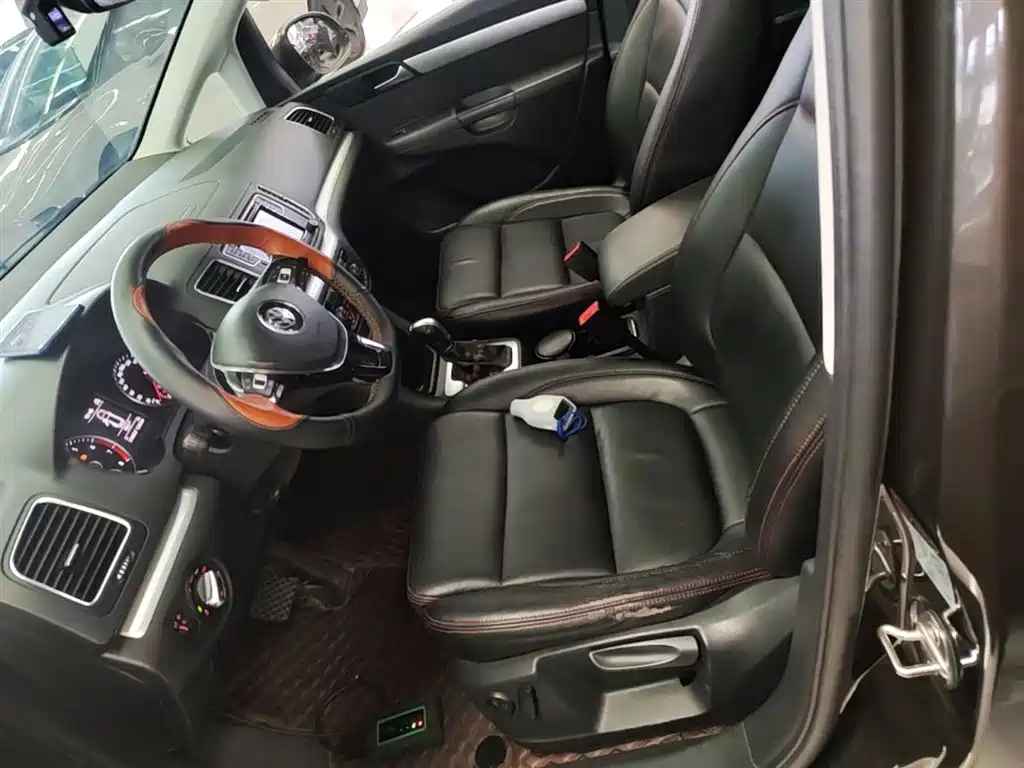 Volkswagen Sharan 2016 380TSI Comfort 7-seater фото 15