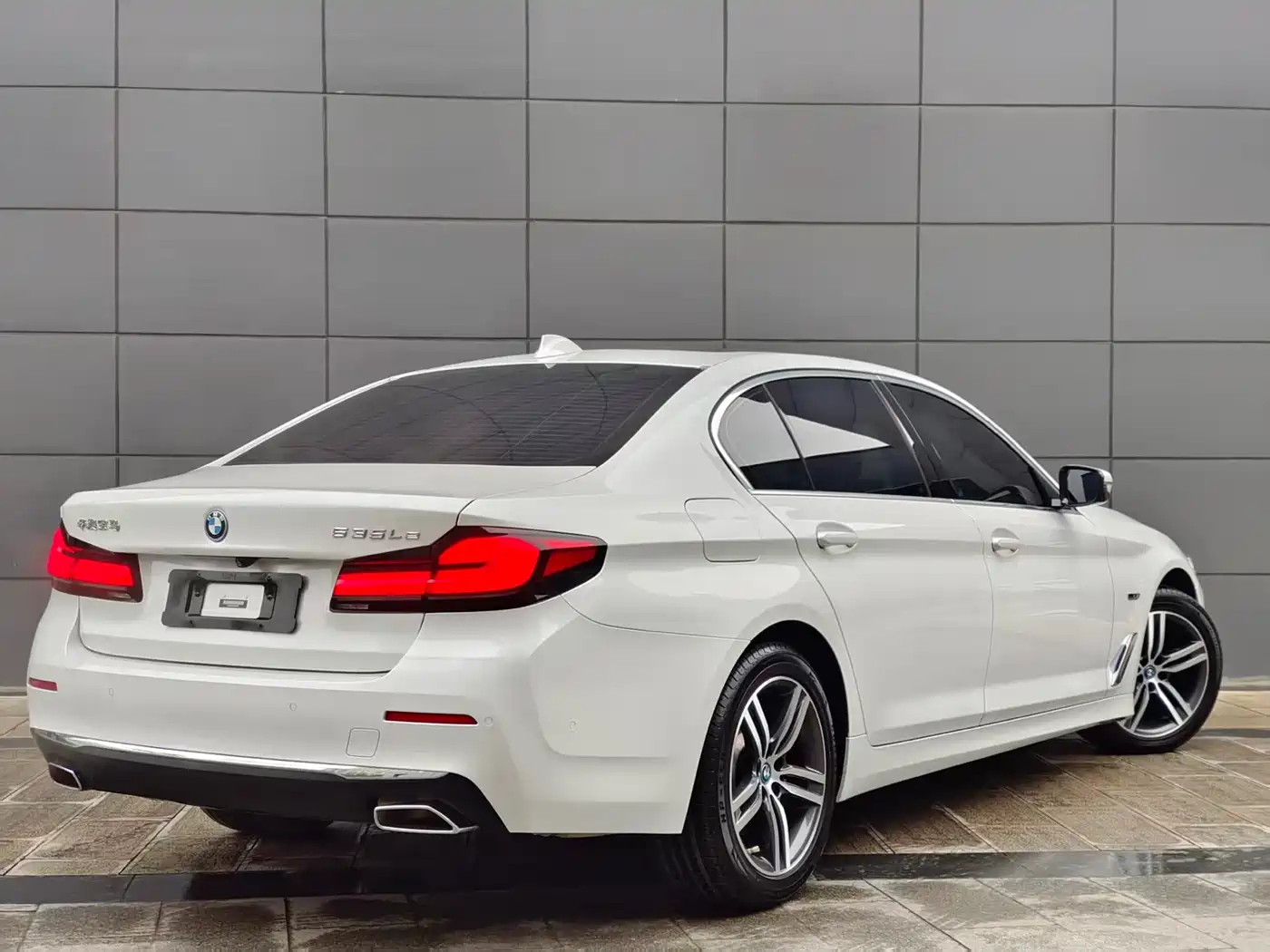 BMW 5 Series New Energy 2022 535Le Luxury Package фото 3
