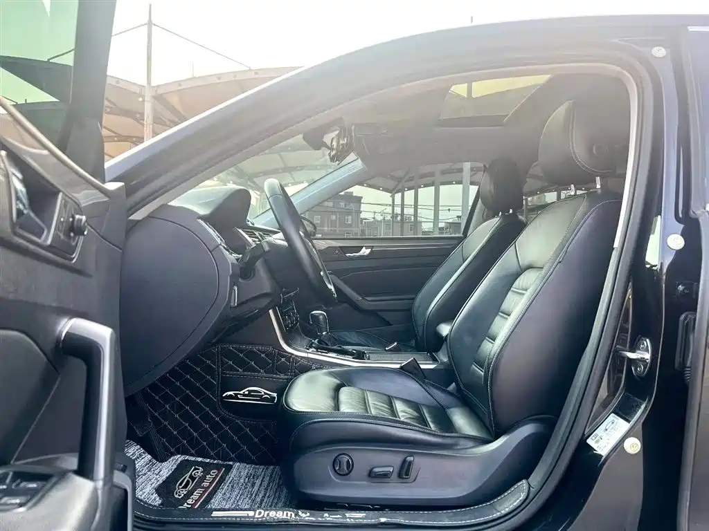 Volkswagen Passat 2017 330TSI DSG Prestige фото 15