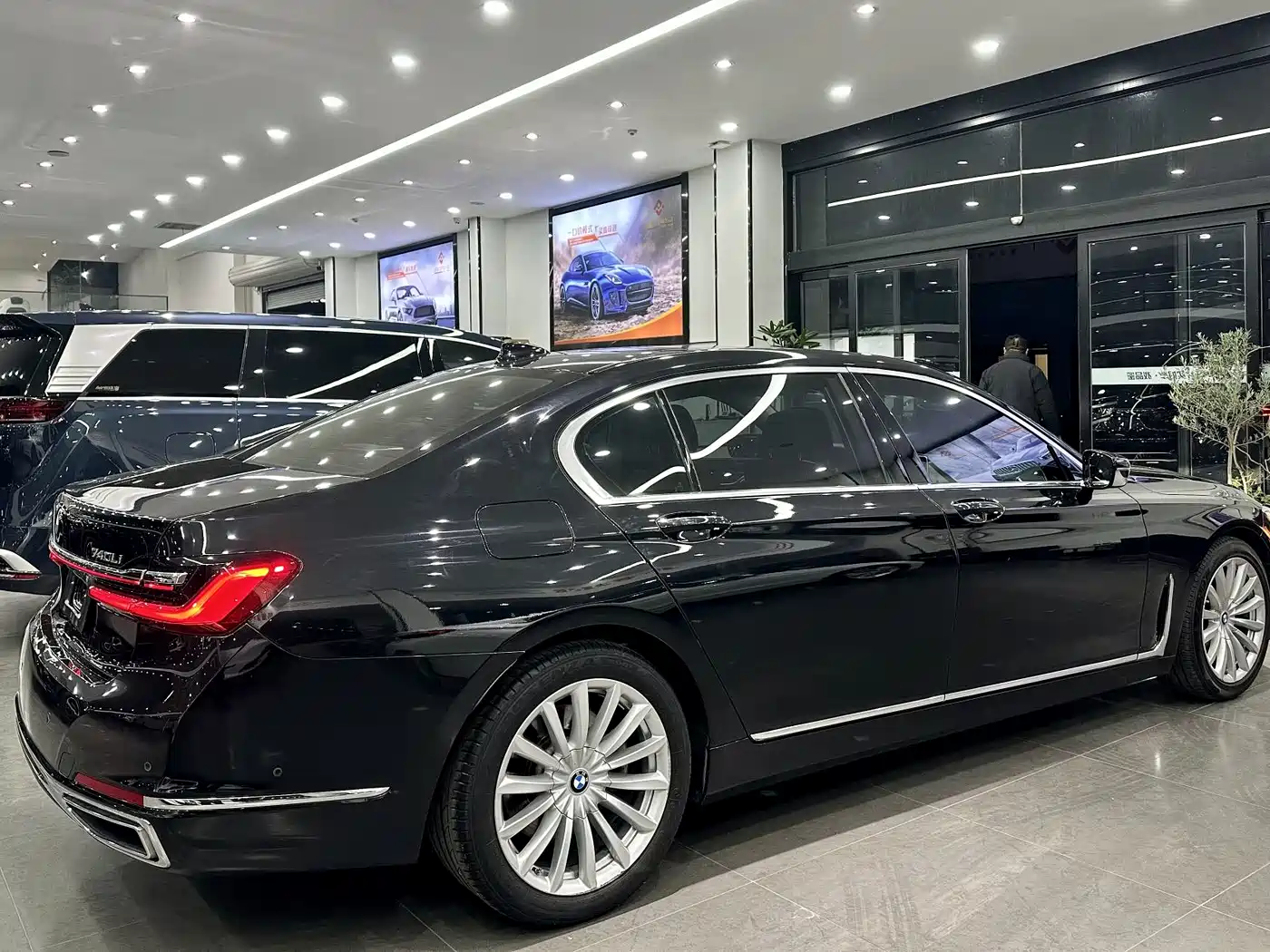 BMW 7 Series 2021 Model 730Li Luxury Package фото 12