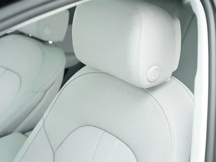 Audi A6L 2012 35 FSI quattro Luxury фото 24